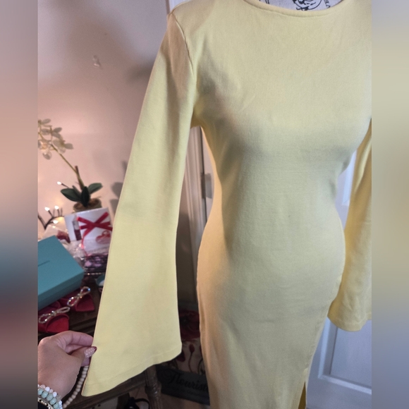Elegant Long Sleeve Yellow Dress - Picture 2 of 8